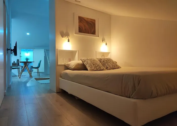 Wood Essence Apartment - Cozy Balcony